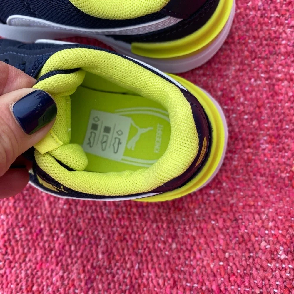 Kid size PUMAS! Unisex and so cute😎see pic for all the details ... brand NEW!!